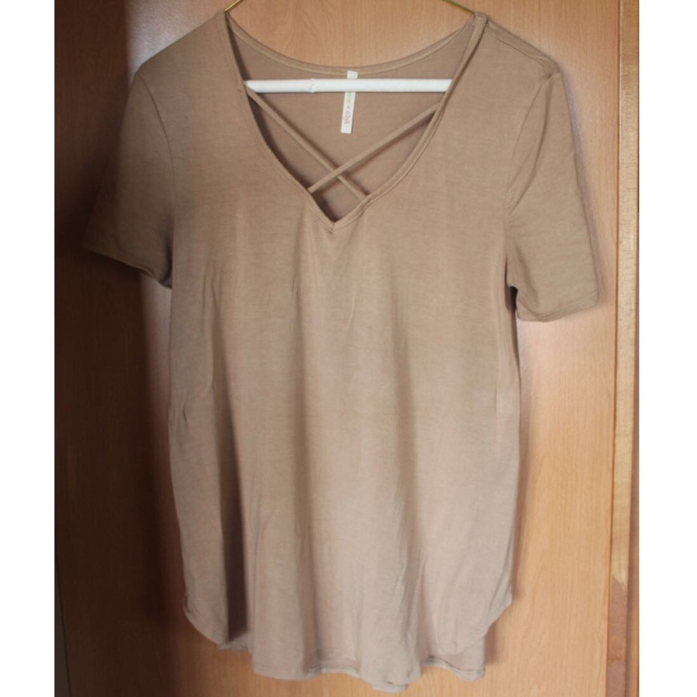 Criss cross T-shirt